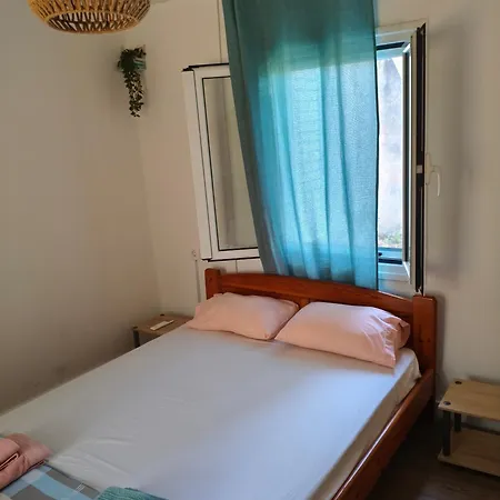 Feriehus Petrohori Before Midnight